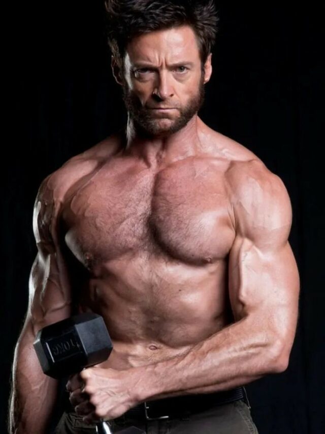 Hugh Jackman posta foto com visual do Wolverine
